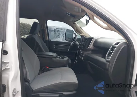 2019 Ram 2500 Big Horn 4X4 6'4 Box z USA, uszkodzony, nr VIN 3C6UR5DL8KG519005